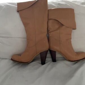 BARETRAPS SIZE 7.5 - LEATHER - Made in Brazil.  Wear up or fold down. Dark Tan